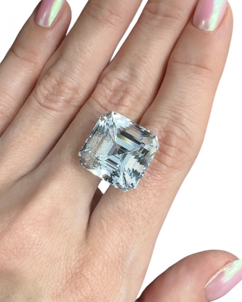 Aquamarine 28,84 carats