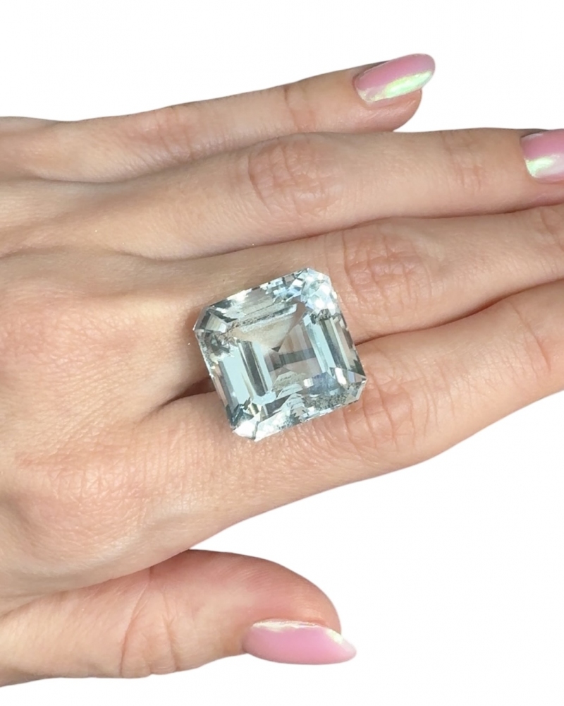 Aquamarine 33,17 carats